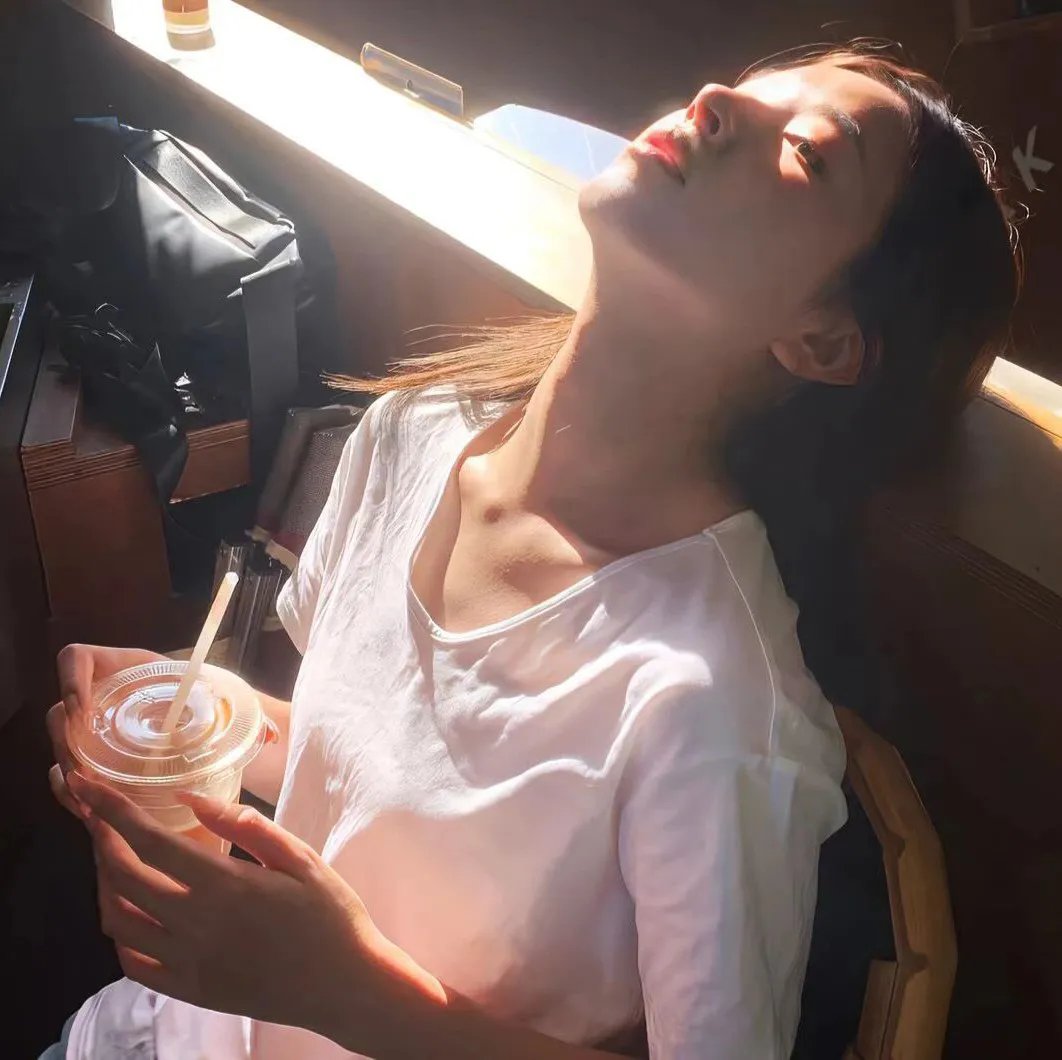 女警撞到夫